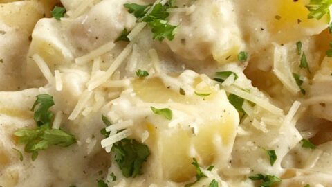 Slow Cooker Creamy Ranch Potatoes | Ranch Potatoes | Side Dish Recipe | Potato Recipe | Ranch potatoes made in the slow cooker with only a few ingredients. Tender, creamy potato chunks seasoned with ranch seasoning mix make for the perfect side dish to any dinner. #sidedish #potatorecipe #recipeoftheday #ranchpotatoes