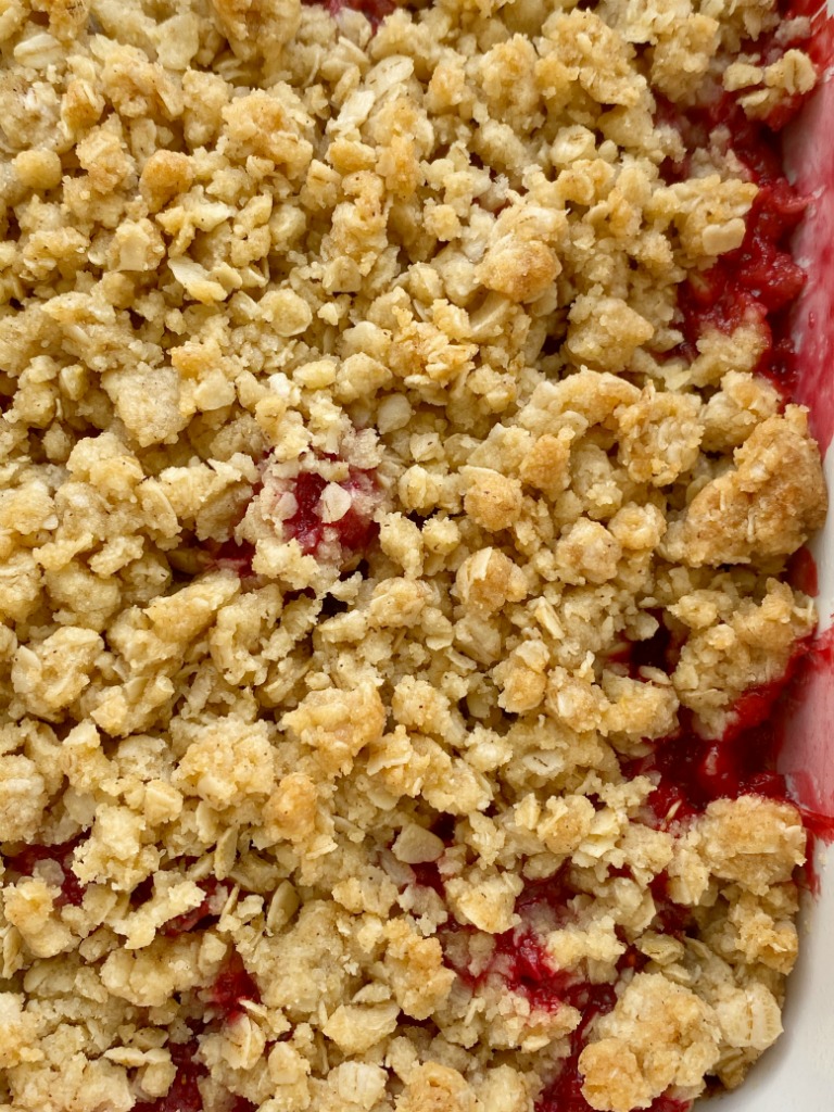 Strawberry Raspberry Crumble with juicy sweet fresh berries & topped with a sweet brown sugar oat buttery crumble. Serve with vanilla ice cream.