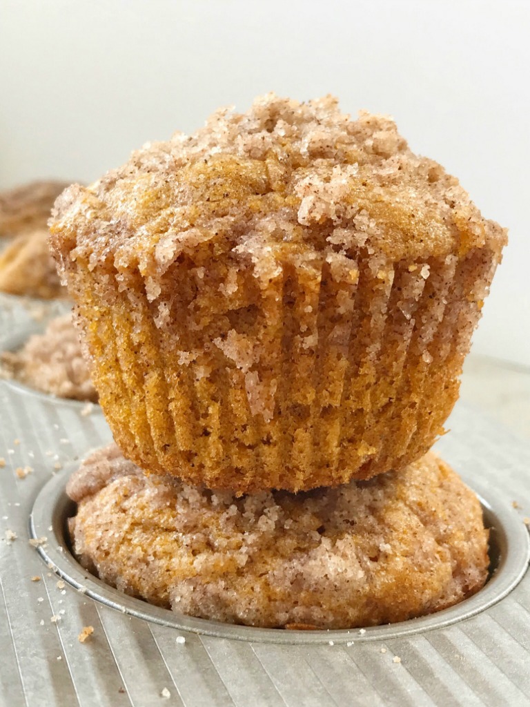 Pumpkin Cream Cheese Streusel Muffins | Pumpkin Muffins | Pumpkin Cheesecake | Pumpkin muffins with a sweet cheesecake center and topped with cinnamon streusel. These pumpkin cream cheese streusel muffins will be one of the best pumpkin muffins you ever make. #pumpkinspice #pumpkin #pumpkinmuffins #fallrecipes #muffins #cheesecake