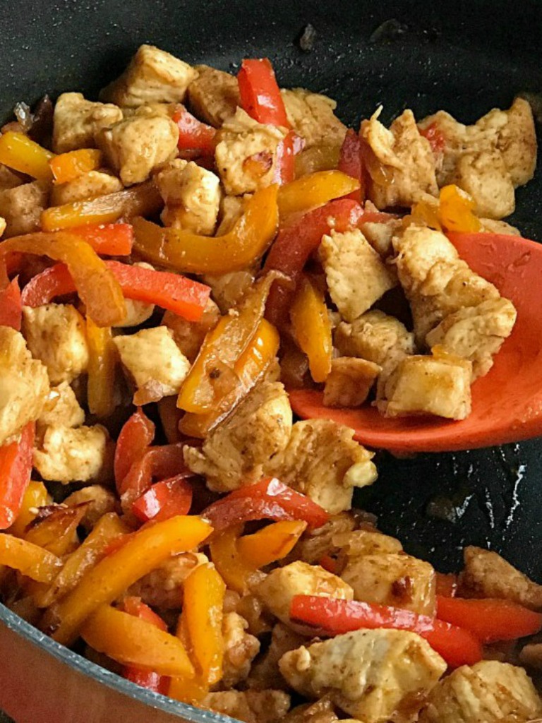 Skillet Chicken Ranch Fajitas | 30 minute dinner | One pan | Chicken Fajitas | Chunks of seasoned chicken, onion, and sliced bell peppers cook in one pan on the stove top. Mix in some ranch dressing for the best 30 minute meal. These ranch chicken fajitas are perfect for a busy weeknight that the entire family will love. #easydinnerrecipes #dinner #chickenfajitas #chickenrecipes #recipeoftheday #onepan