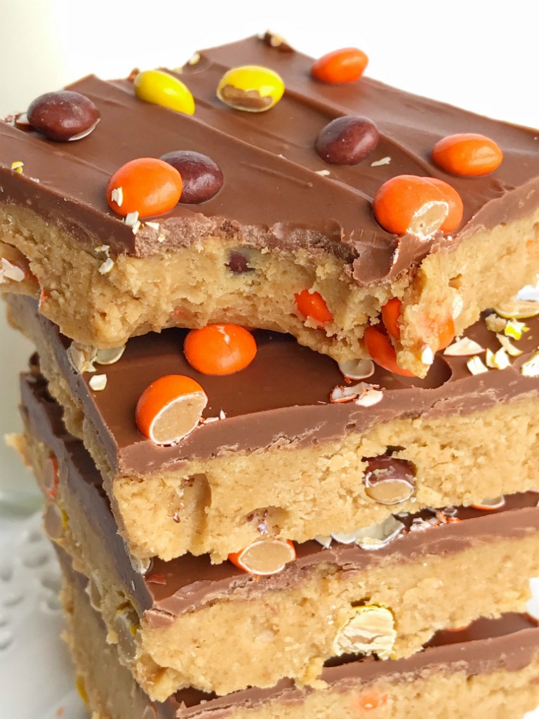 {no bake} Reese's Pieces Peanut Butter Bars Together as