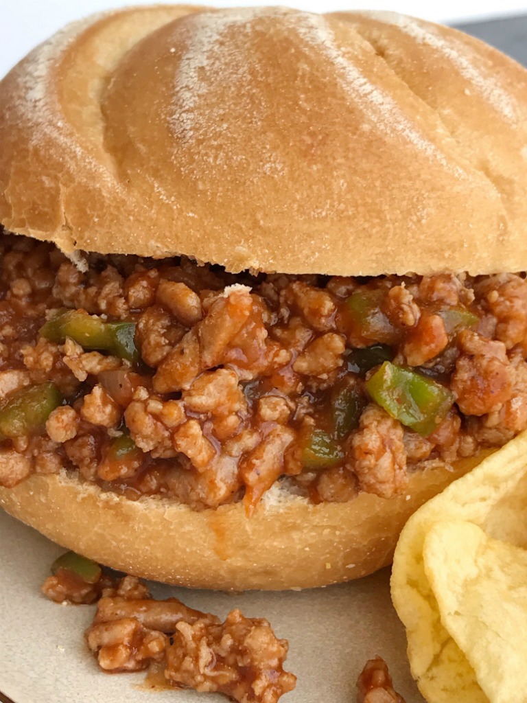 BBQ Turkey Sloppy Joes | Dinner | Sloppy Joe Recipe | BBQ turkey sloppy joes can be on the dinner table in just 15 minutes! Ground turkey simmers with tomato sauce, BBQ sauce and spices. Serve over hamburger buns for an easy and delicious dinner that is family approved and loved by kids. #easydinnerrecipe #groundturkey #dinner