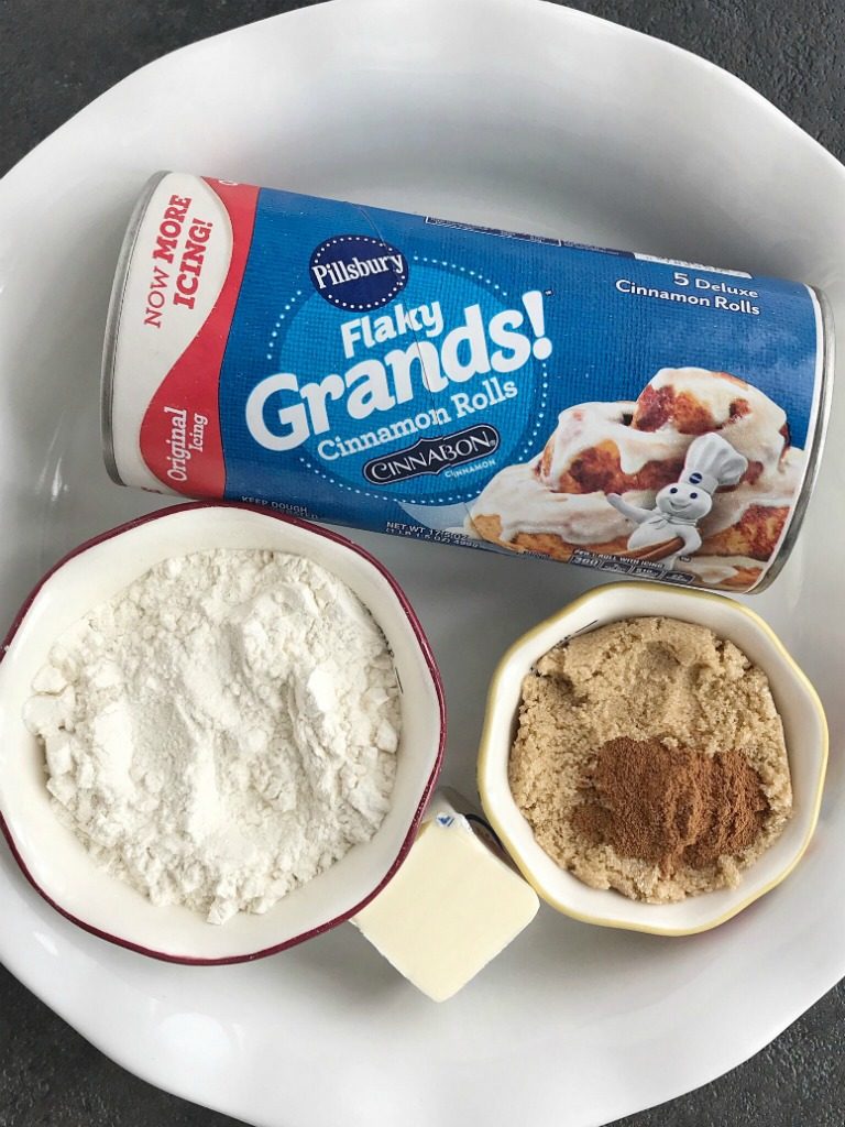 No Yeast Giant Cinnamon Roll | 5 Ingredients | Cinnamon Rolls | No yeast giant cinnamon roll is only 5 ingredients! This giant cinnamon roll has a crumbly sweet streusel toppings, takes just minute to prepare, and it requires no yeast! So easy, thanks to the refrigerated cinnamon rolls, that anyone can make it. #cinnamonrolls #easy #breakfastrecipes