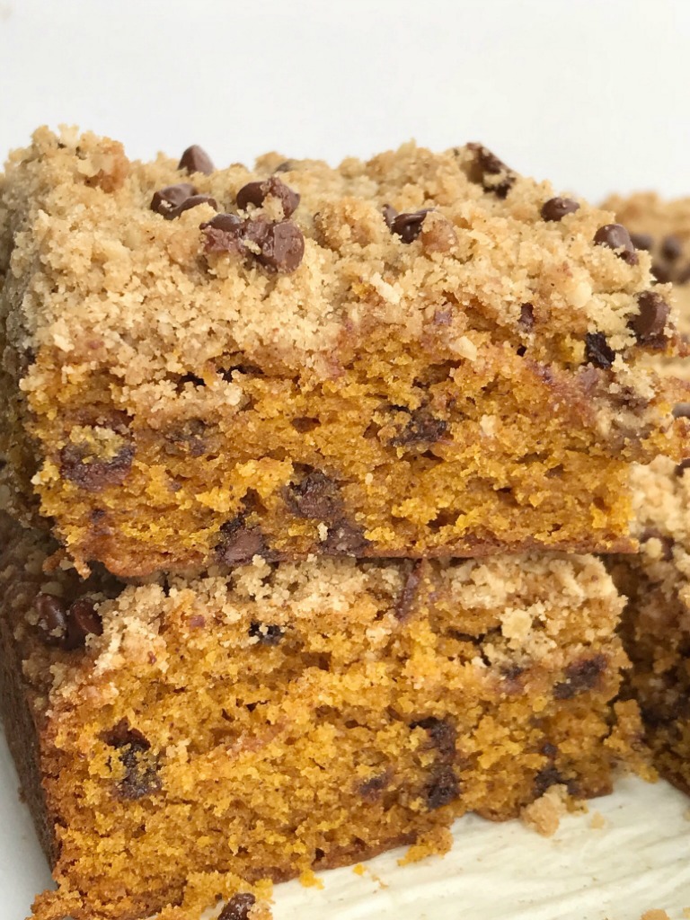 Chocolate Chip Streusel Pumpkin Cake | Pumpkin Cake Recipe | The best pumpkin cake studded with chocolate chips and topped with a crumbly, sweet streusel topping. This chocolate chip streusel pumpkin cake is a fun twist to traditional pumpkin cake and oh so good! #pumpkin #pumpkinspice #pumpkinrecipes #pumpkincake #dessert #recipeoftheday #cake #thanksgivingrecipe