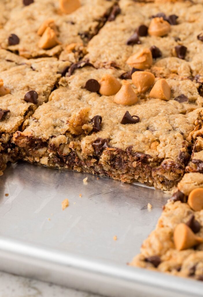 Side view of the cooked cookie bars