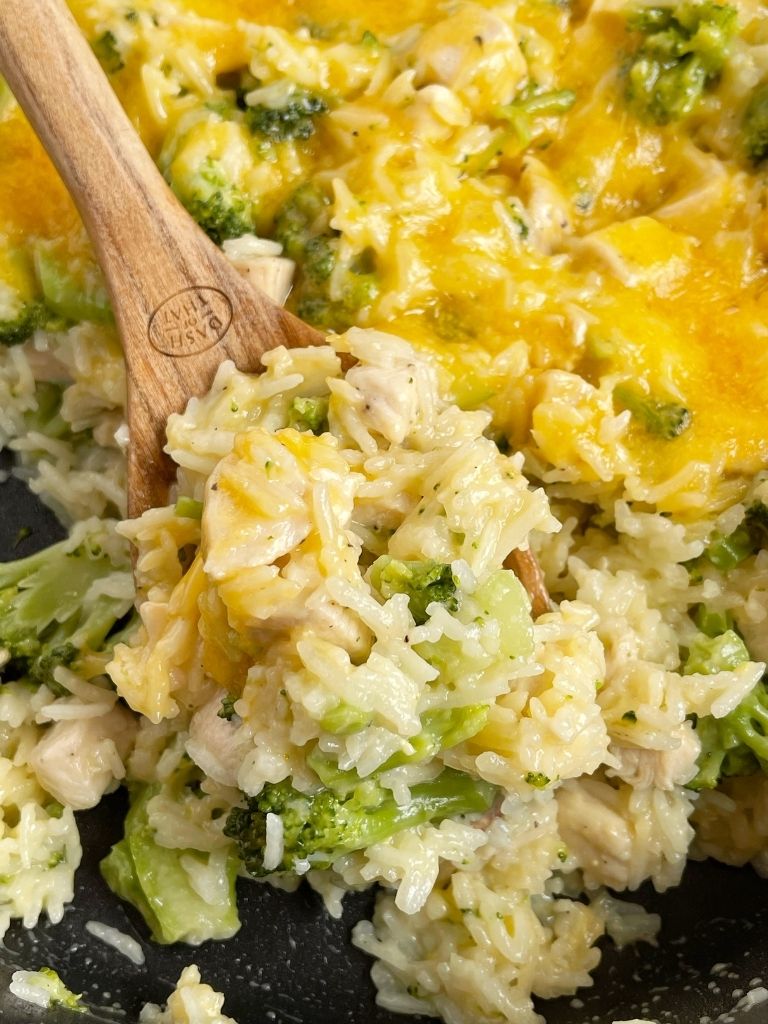 One Pot Cheesy Chicken Broccoli Rice