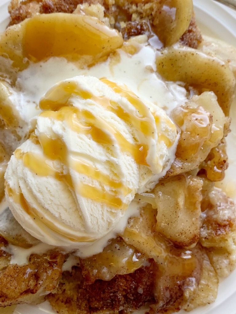 Snickerdoodle Apple Cobbler | Apple Dessert Recipe | Apple Recipes | Apple Cobbler with a sweet snickerdoodle cookie topping! Warm granny smith apples with cinnamon and sugar, topped with an easy snickerdoodle cookie topping. Serve with vanilla ice cream for the best apple cobbler ever. #applerecipes #appledessertrecipes #dessert #applecobbler #recipeoftheday #fallbaking