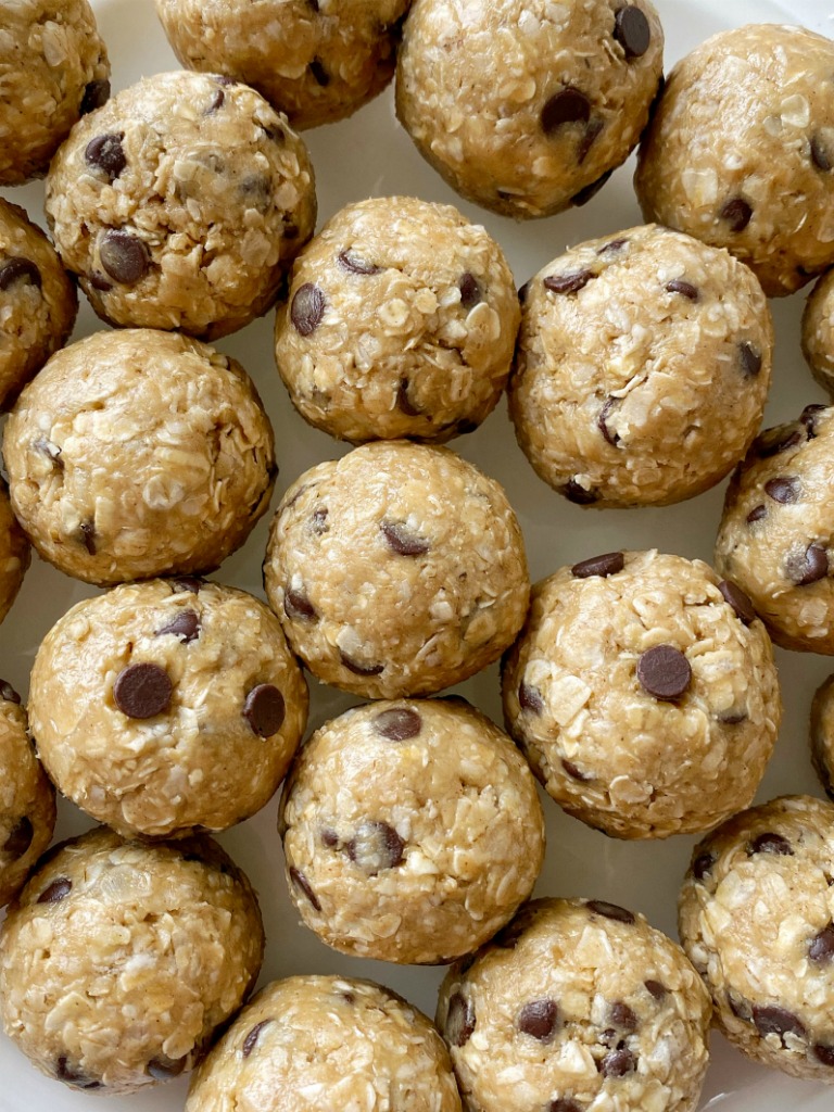 4 Ingredient Energy Oatmeal Balls