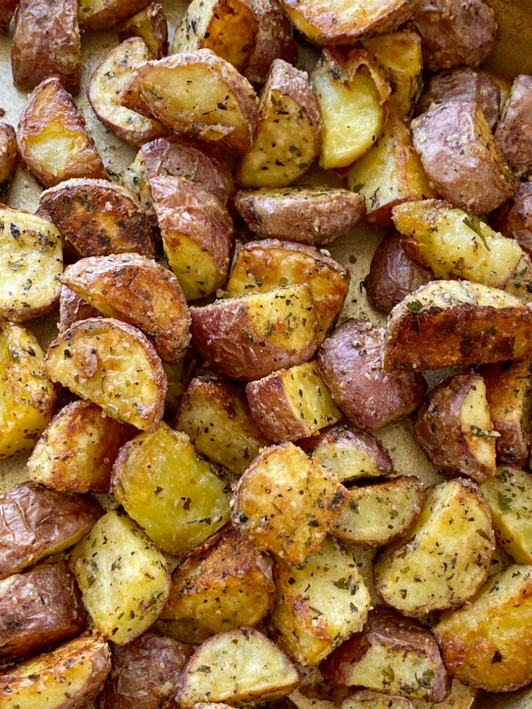 Roasted Red Potatoes | Side Dish Recipes | Roasted Vegetables | Red Potato Recipe | Roasted Red Potatoes are roasted to crispy perfection in the oven with olive oil, parmesan cheese, and seasonings. Roasted potatoes are an easy side dish.
