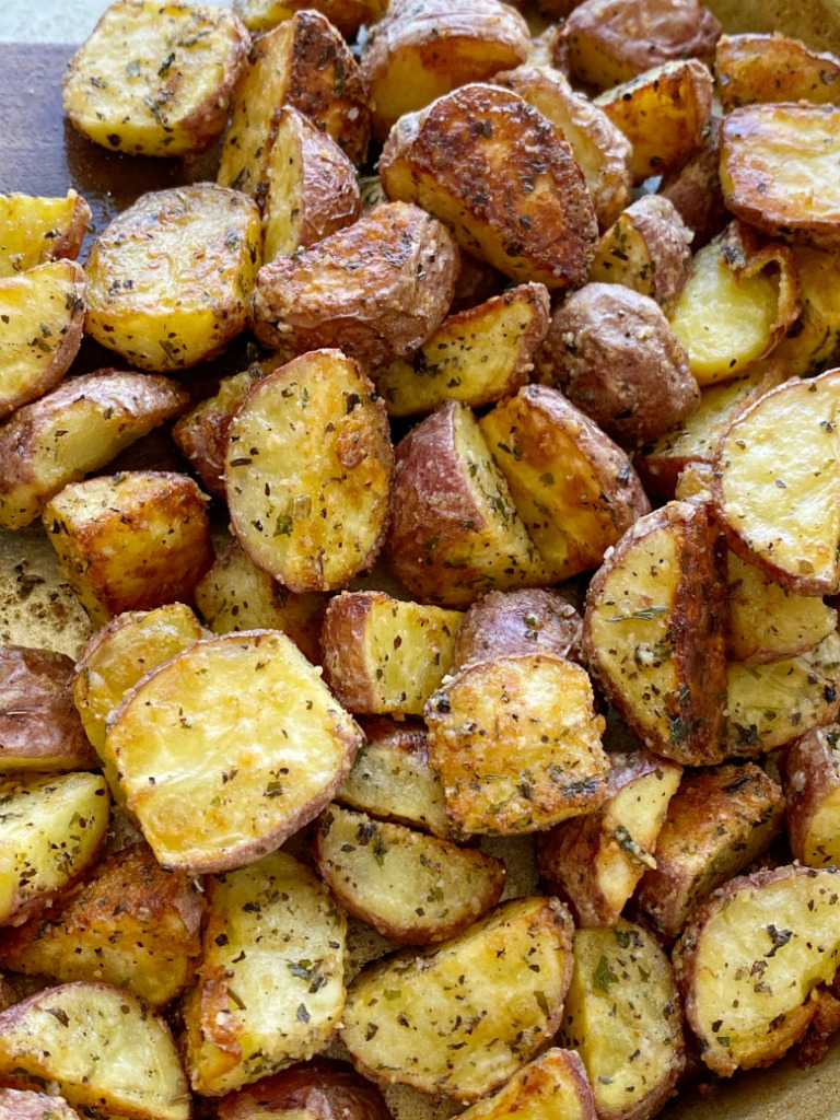Roasted Red Potatoes | Side Dish Recipes | Roasted Vegetables | Red Potato Recipe | Roasted Red Potatoes are roasted to crispy perfection in the oven with olive oil, parmesan cheese, and seasonings. Roasted potatoes are an easy side dish.