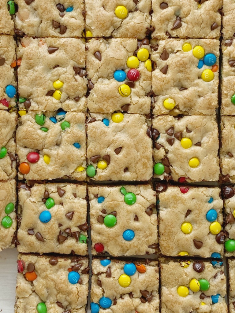 Thick and Chewy M&M's Chocolate Chip Cookie Bars Recipe