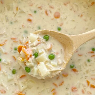 Chicken Pot Pie Soup is so creamy and tastes just like a chicken pot pie! Loaded with hearty vegetables, chicken, and a perfectly seasoned creamy broth base. This homemade soup recipe is perfect for a cold day.