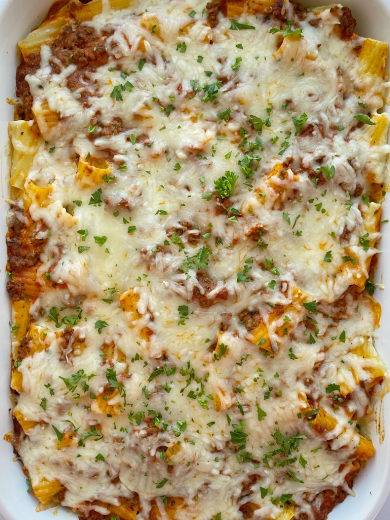 Lasagna Casserole needs no chopping! Easy to make with ground beef, dried spices, spaghetti sauce, rigatoni pasta, and four types of cheese.