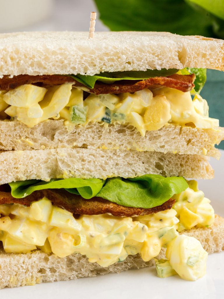 Close up of the inside of this egg sandwich