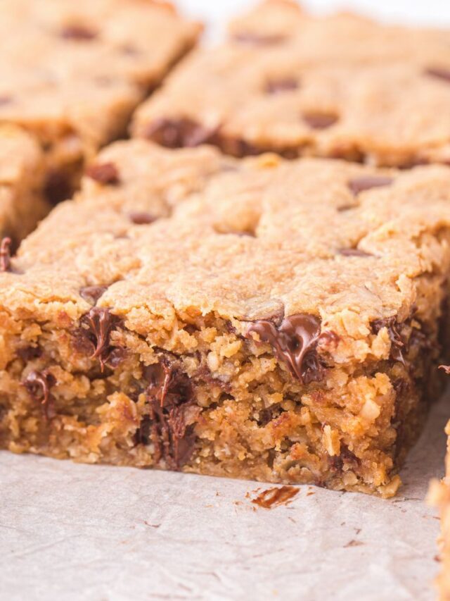 Easy Peanut Butter Oatmeal Bars Together as Family