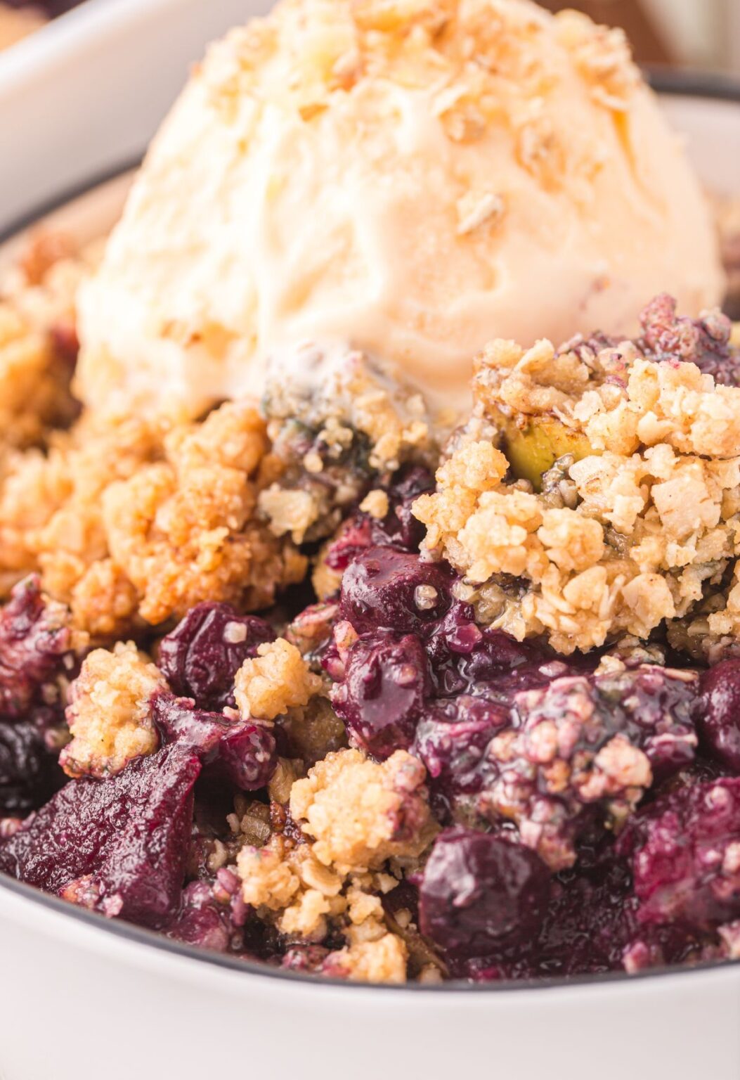 Easy Apple and Blueberry Crumble Recipe (With Oatmeal Cookie Crisp