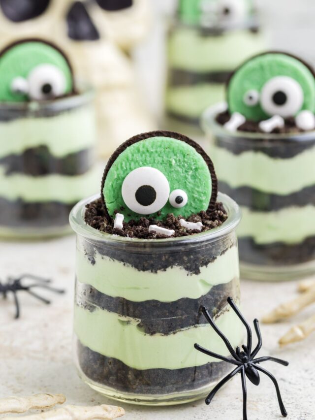 Zombie Dirt Pudding Cups Together as Family
