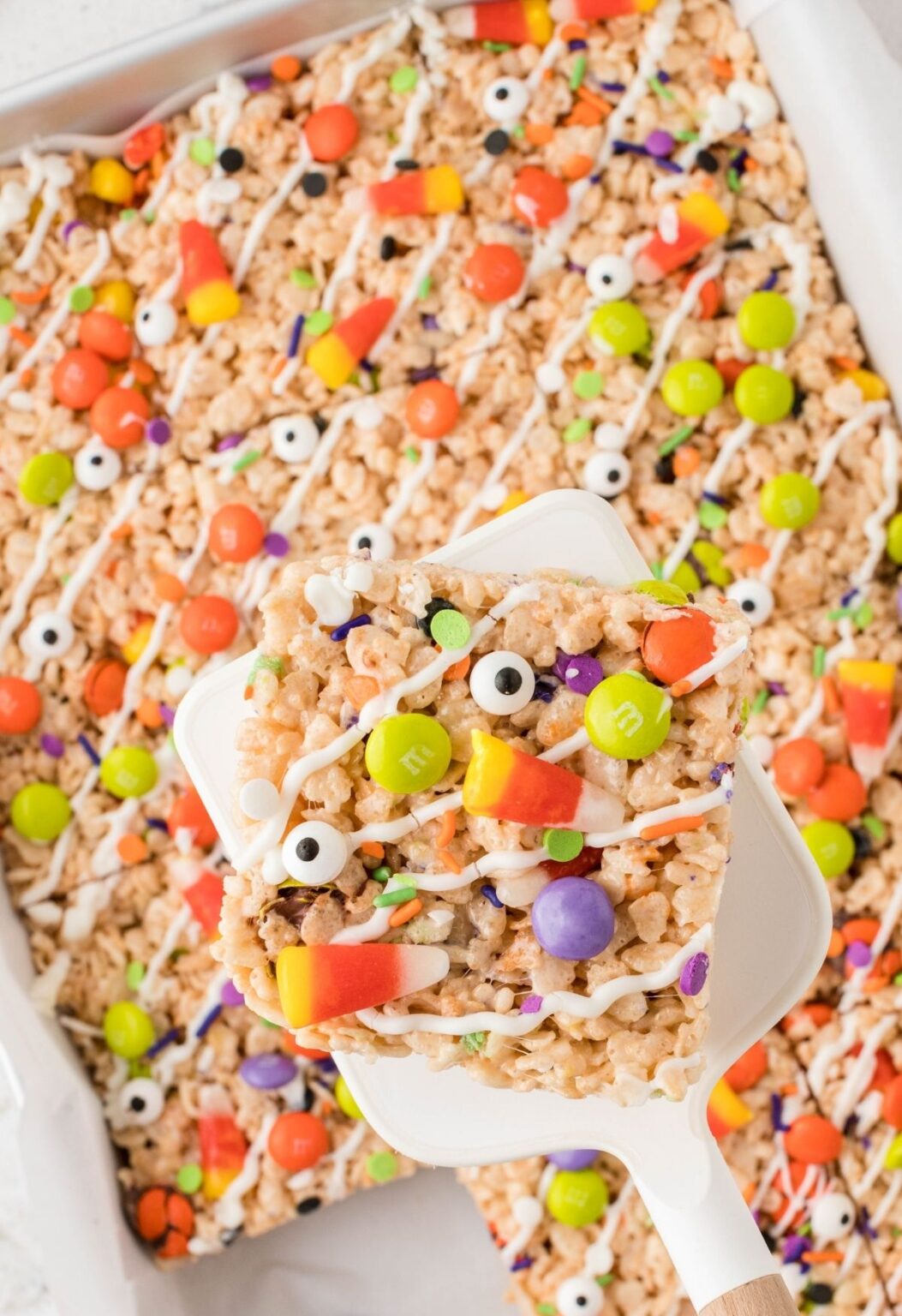 halloween-rice-krispie-treats-together-as-family