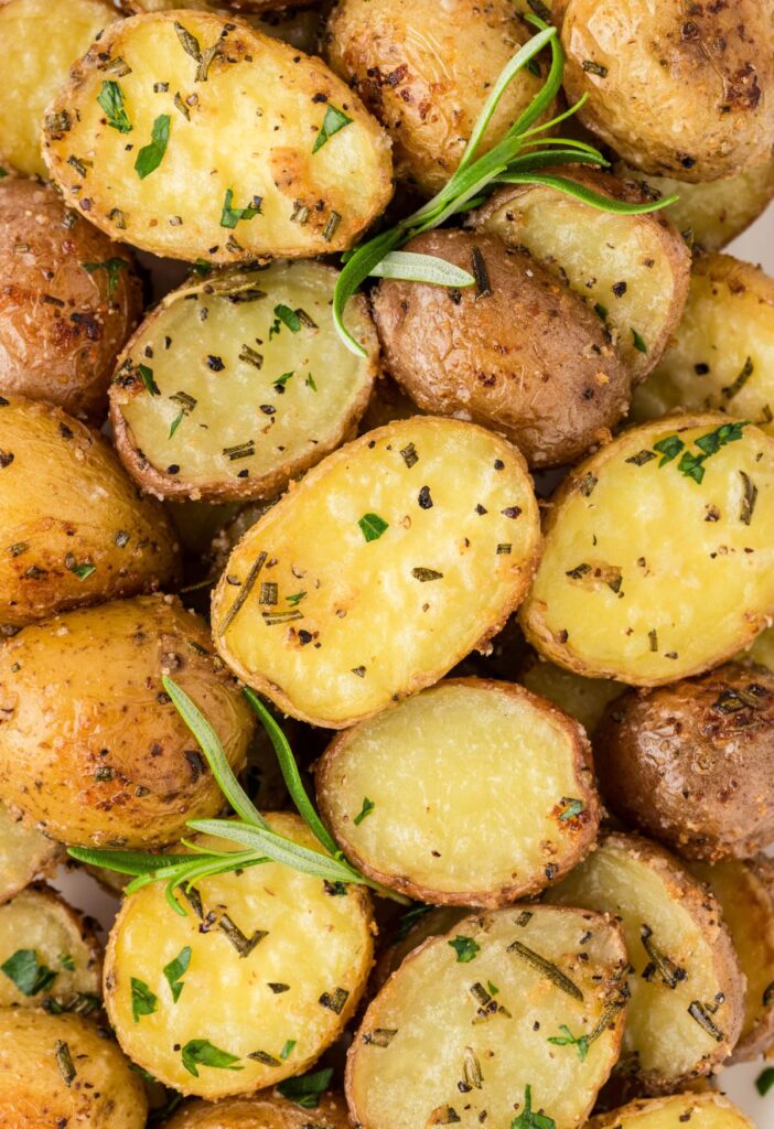 Close up picture of the cooked baby potatoes 