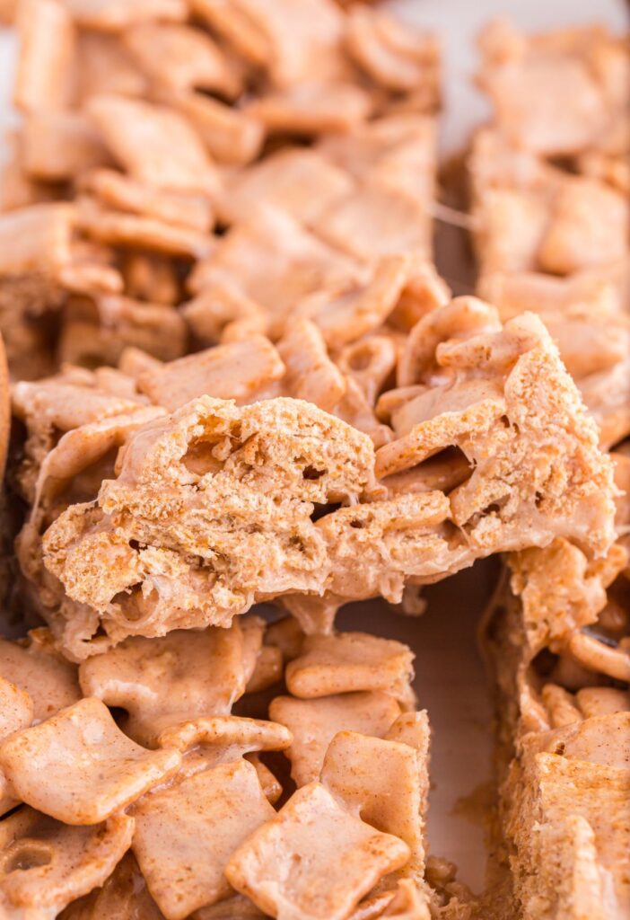 Cereal bars with Cinnamon Toast Crunch