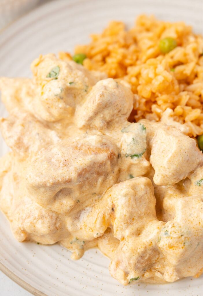 close up image of a serving of pollo con crema