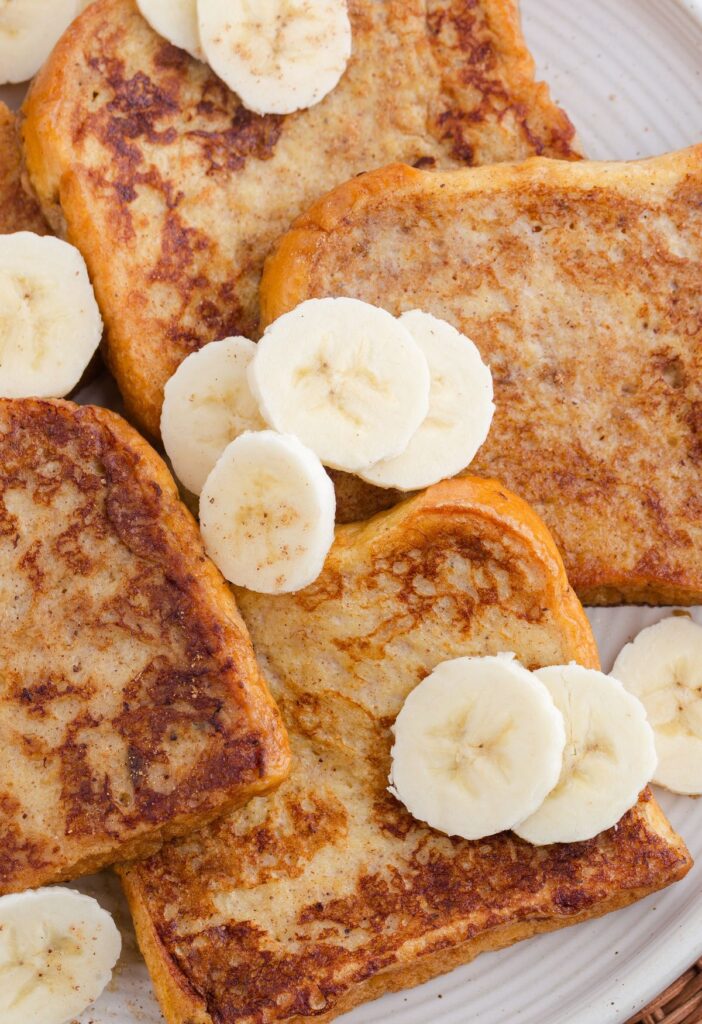 Cooked French toast bread slices