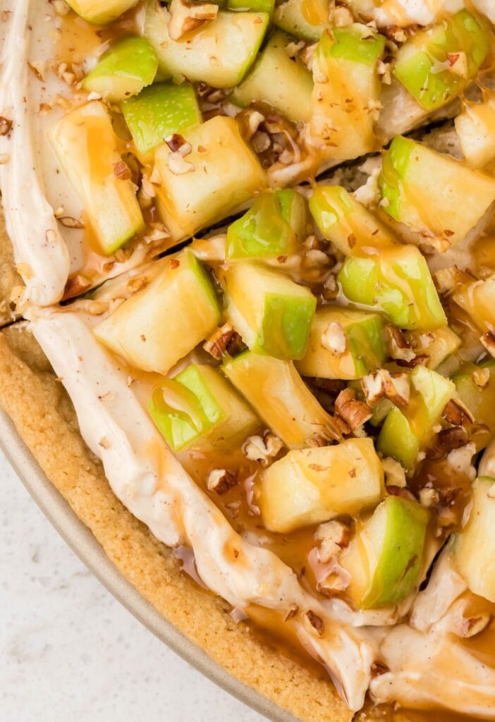 Close up pic of the caramel apple pizza