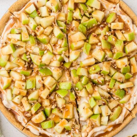 Overhead pic of the caramel apple dessert pizza