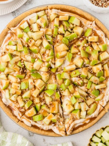 Overhead pic of the caramel apple dessert pizza