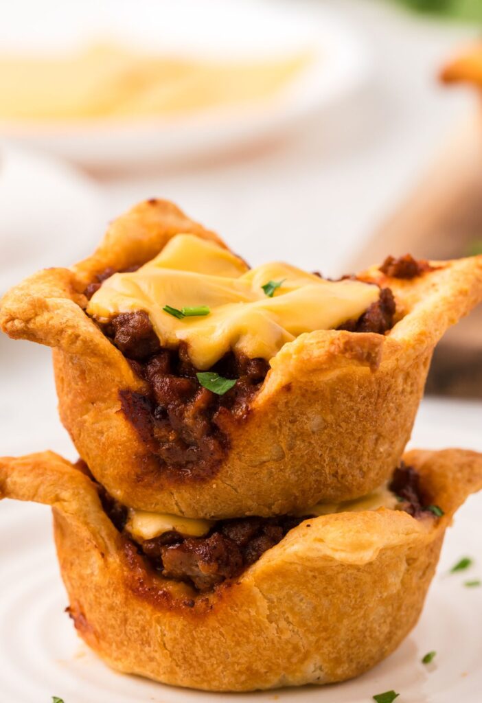 Stack of two sloppy Joe cups on top of each other.