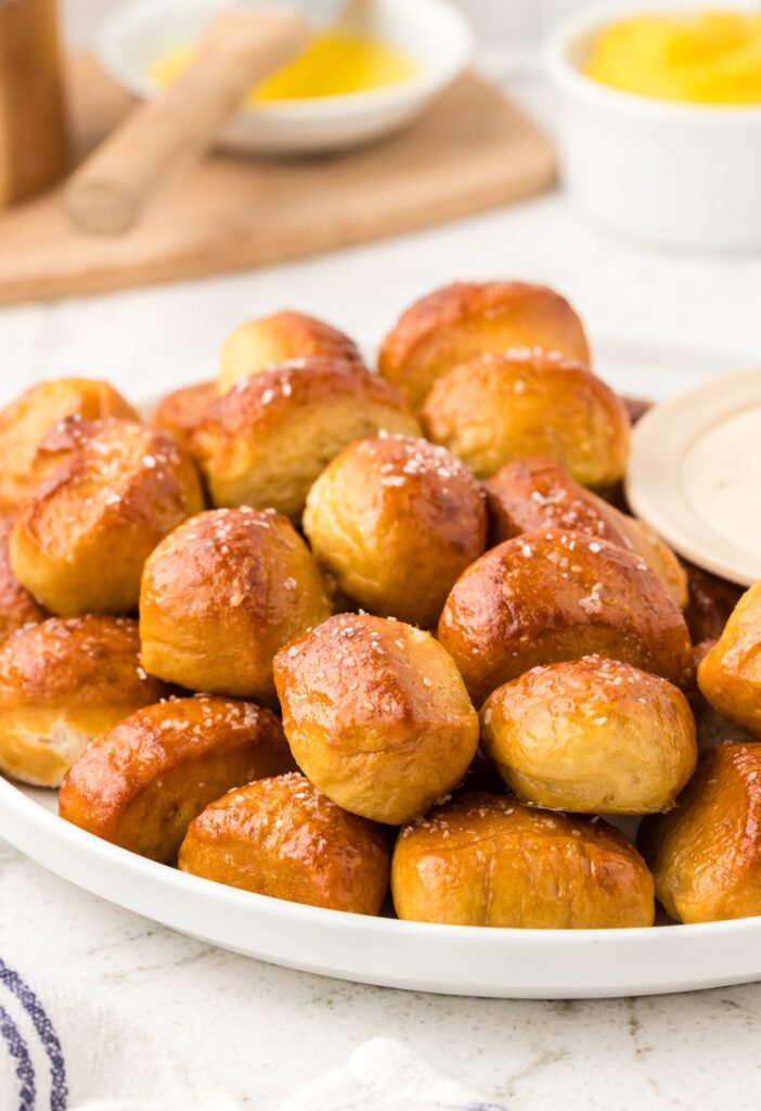 Side view of the plate of pretzel bites