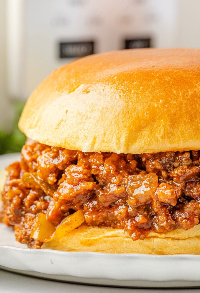 A sloppy Joe in a hamburger bun