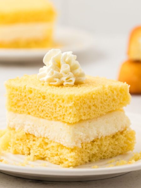 hero image of the twinkie cake
