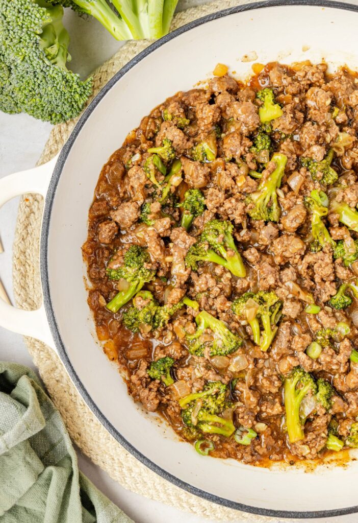 Top view of the skillet pan with beef and broccoli in it