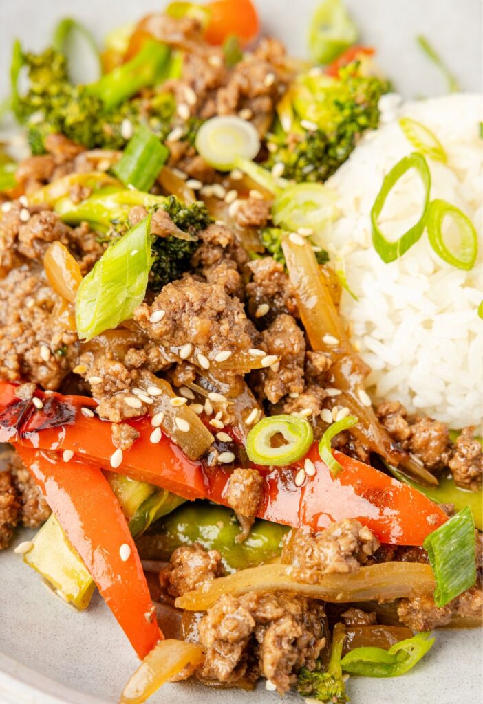 Serving of the stir fry with white rice